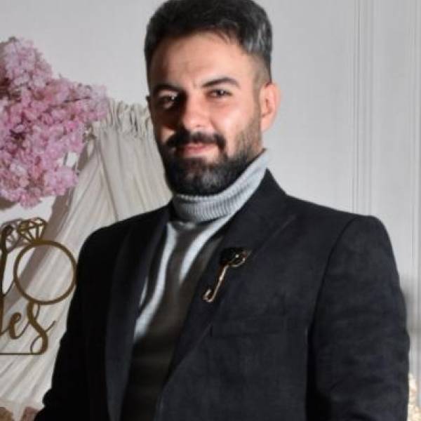 تصویر احمدیان