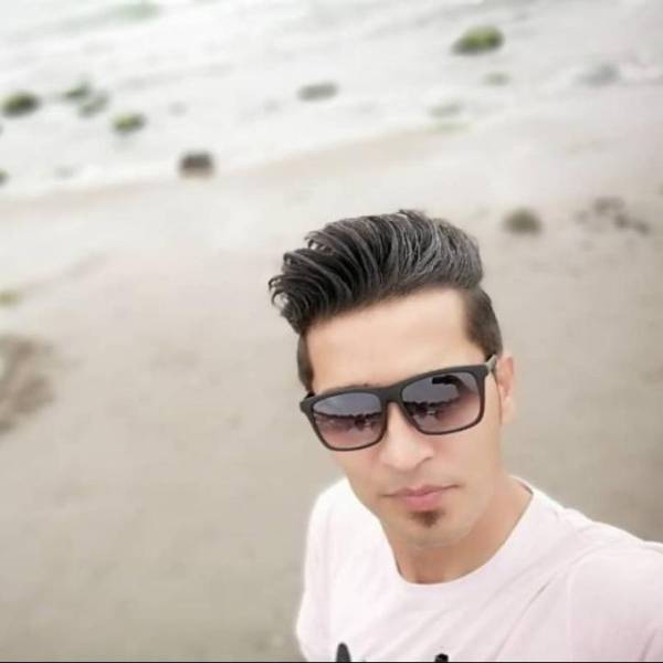 تصویر آقای املاک دلاور