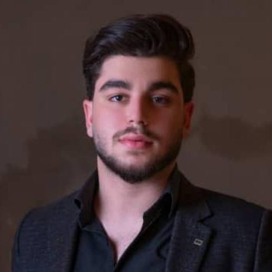تصویر مشاور طاها عباسیان