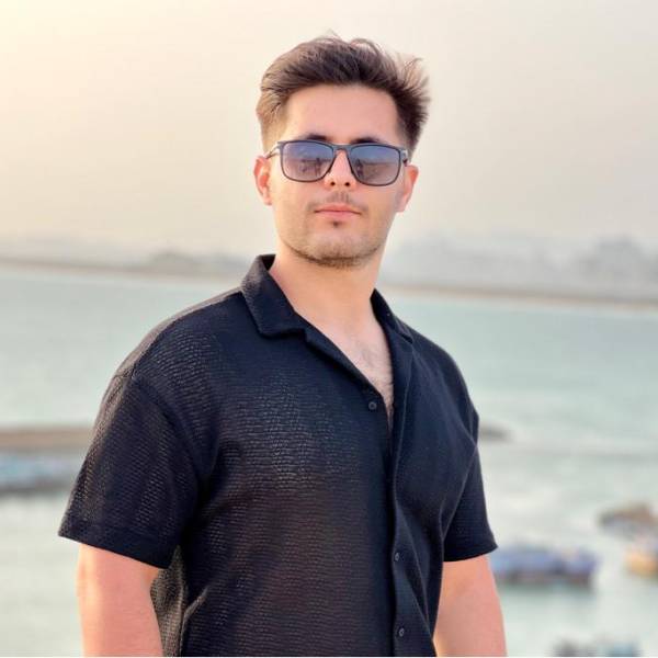 تصویر امین خادمی