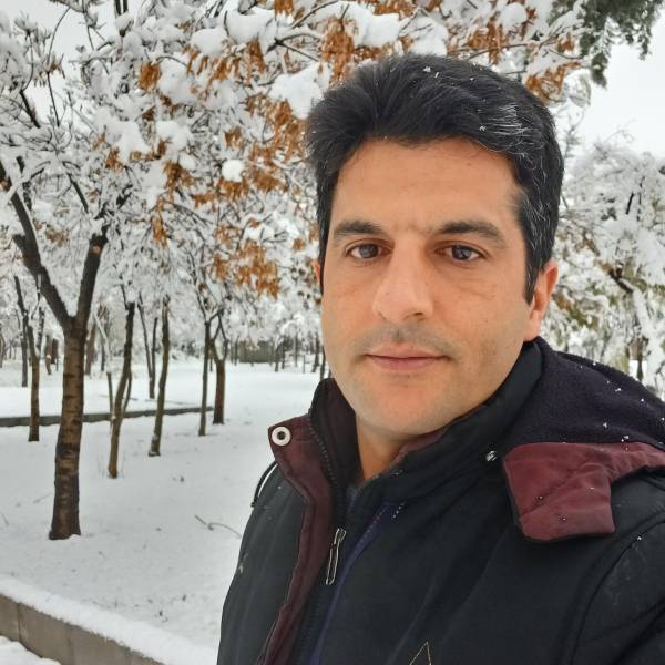تصویر بهمن بیاتی
