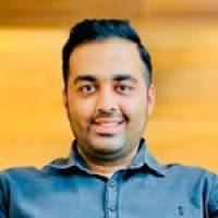 املاک صاد - رضا صادقی پروفایل